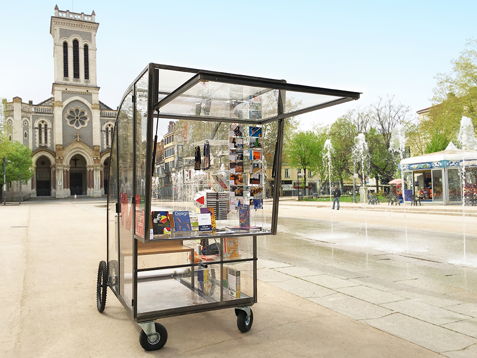 La Rolling devant la Cathédrale Saint-Charles de Saint-Etienne